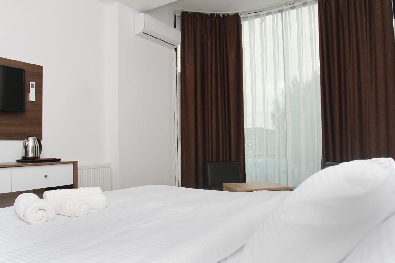 Hotel Andalus Скопье Экстерьер фото