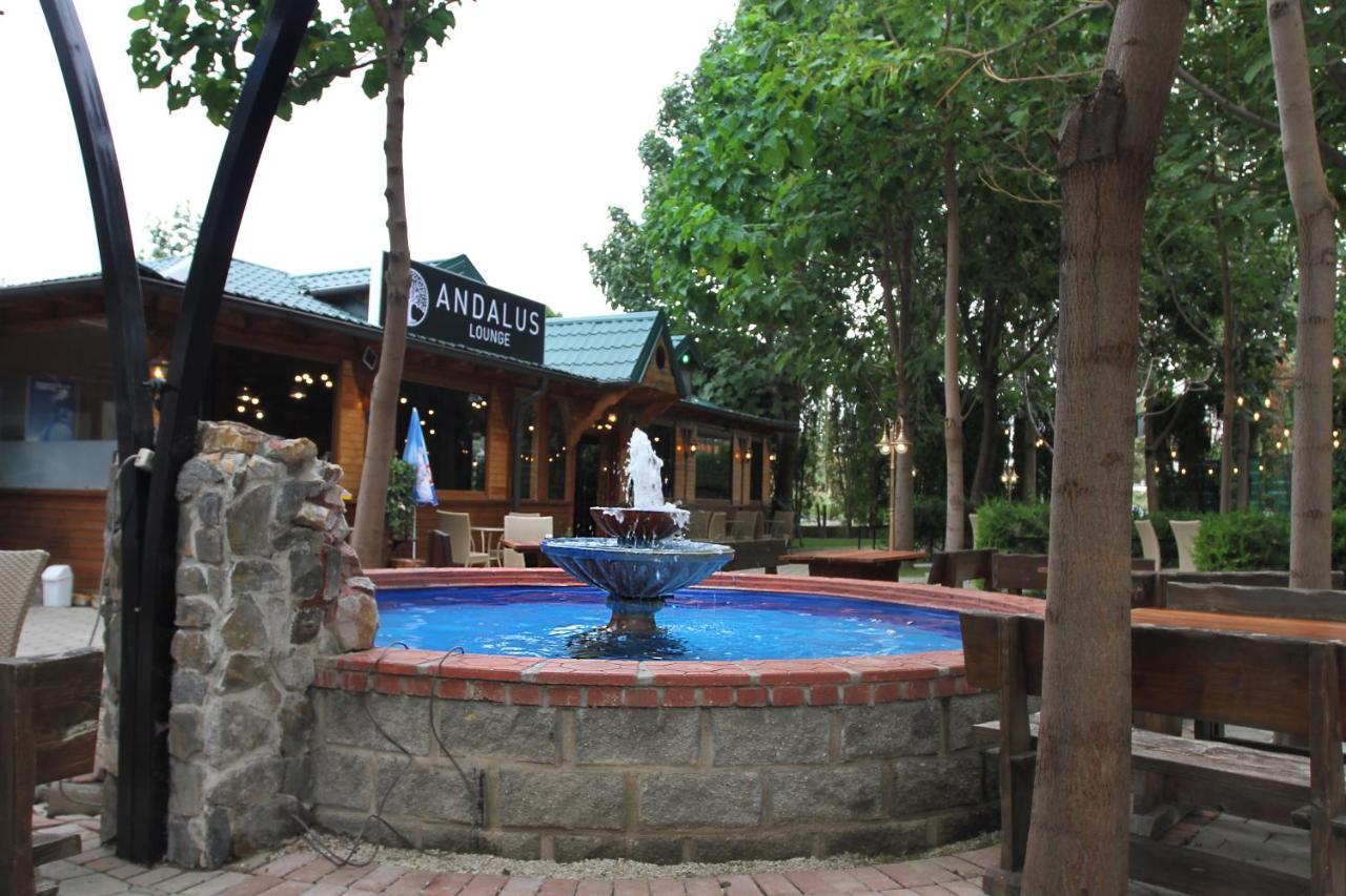 Hotel Andalus Скопье Экстерьер фото