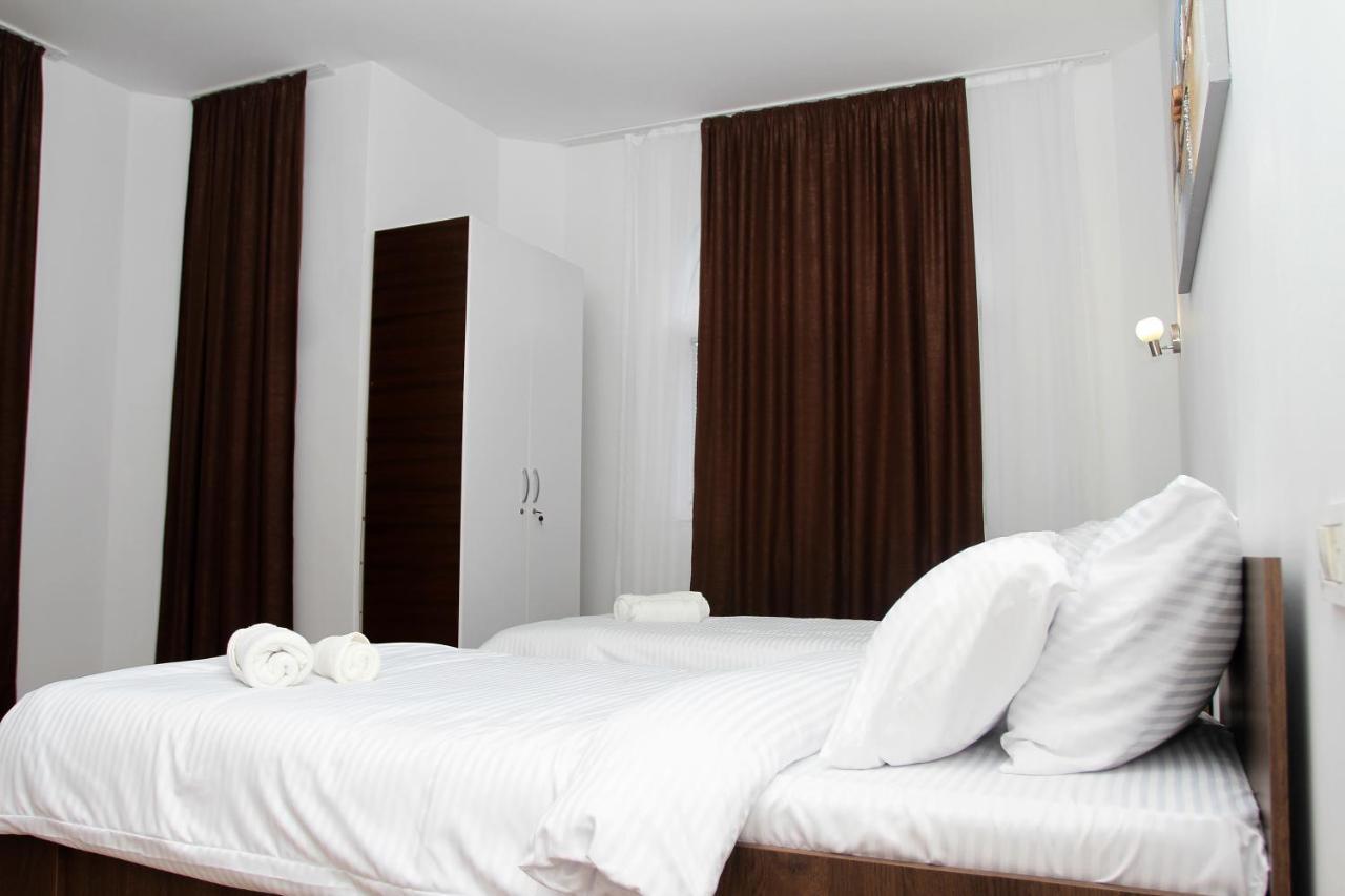 Hotel Andalus Скопье Экстерьер фото