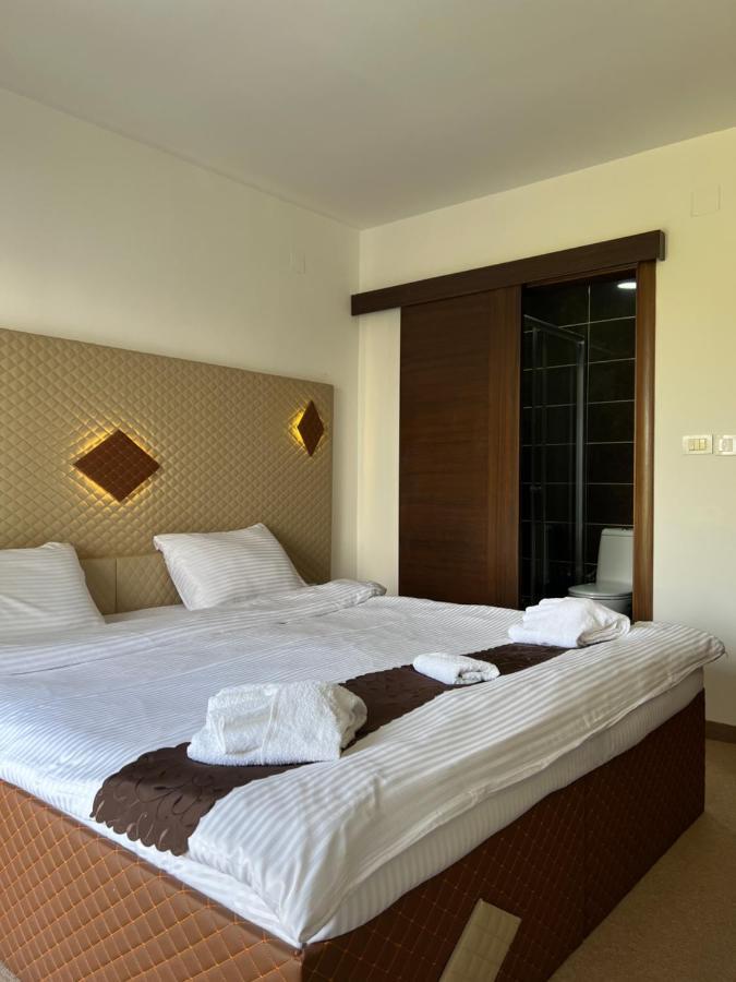Hotel Andalus Скопье Экстерьер фото